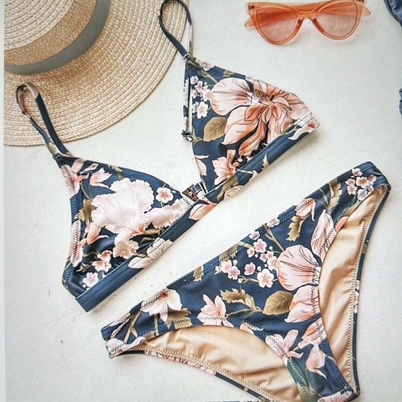 Spell and the Gypsy Waterfall Bikini Set NWT - Picture 1 of 8